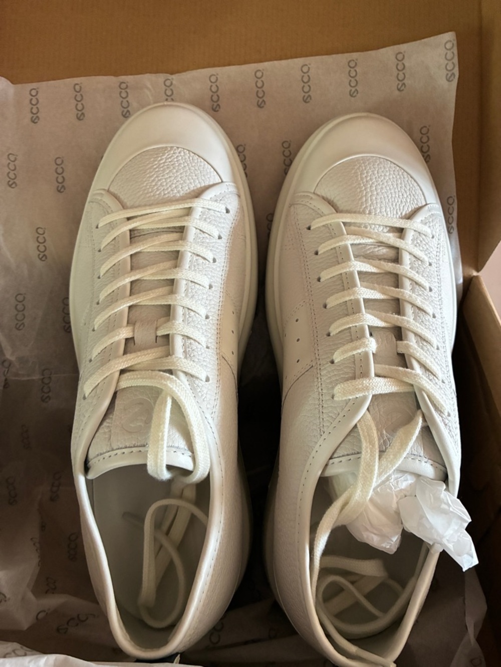 Ecco Men's Off-White Leather Lace-Up ACE Sneakers